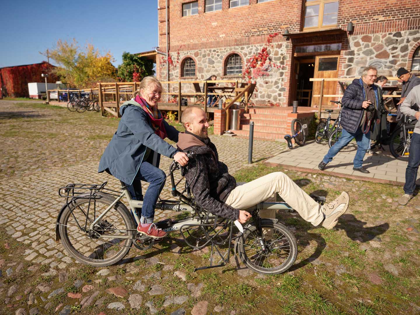 Read more about the article Workshop 1: „Auf dem Fahrrad trifft man Menschen“
